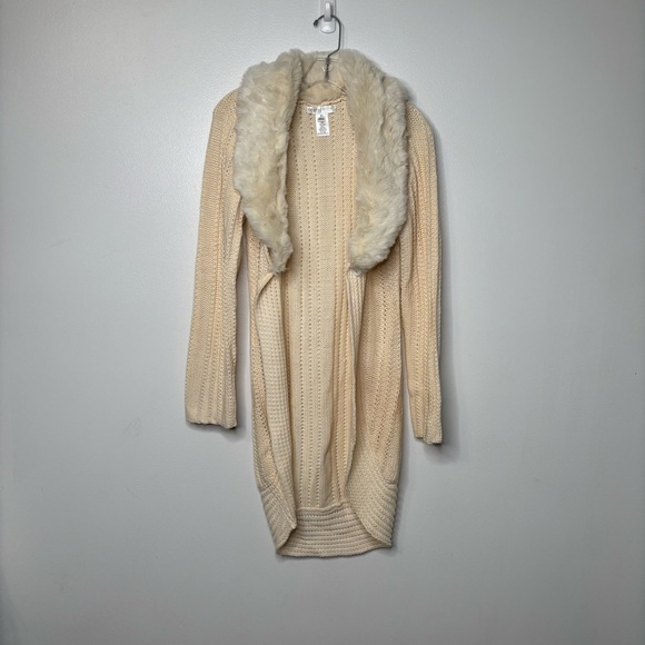 White House Black Market Women’s XS Cream Knit Cardigan Faux Fur Collar - Picture 6 of 10